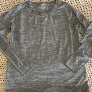 Lululemon swiftly grey Long Sleeve Top
